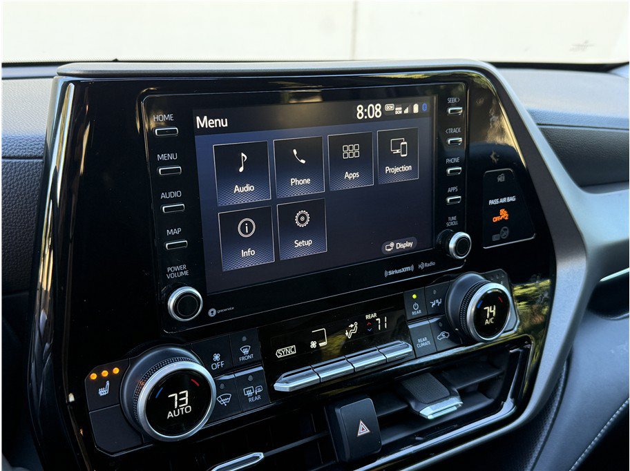 Used 2021 Toyota Highlander XLE AWD/4WD image 15