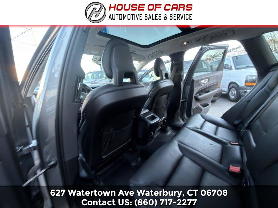 Used 2018 Volvo XC60 T5 Momentum w/ Vision Package image 43