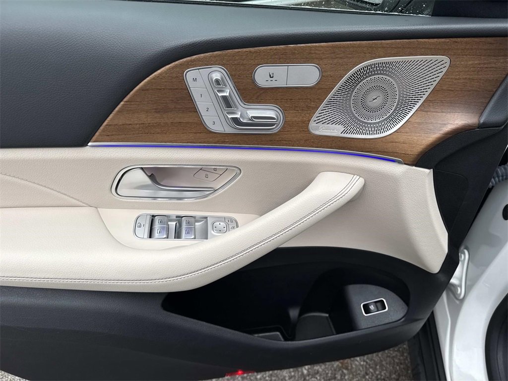 Used 2022 Mercedes-Benz GLE 350 4MATIC w/ Premium Package image 17