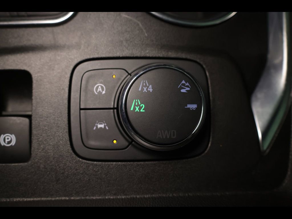 Used 2023 Chevrolet Traverse Premier image 17