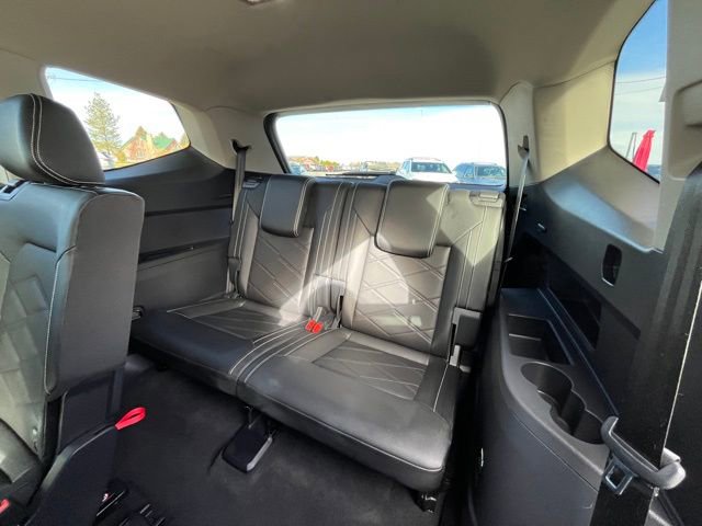 Used 2025 Volkswagen Atlas SE image 28