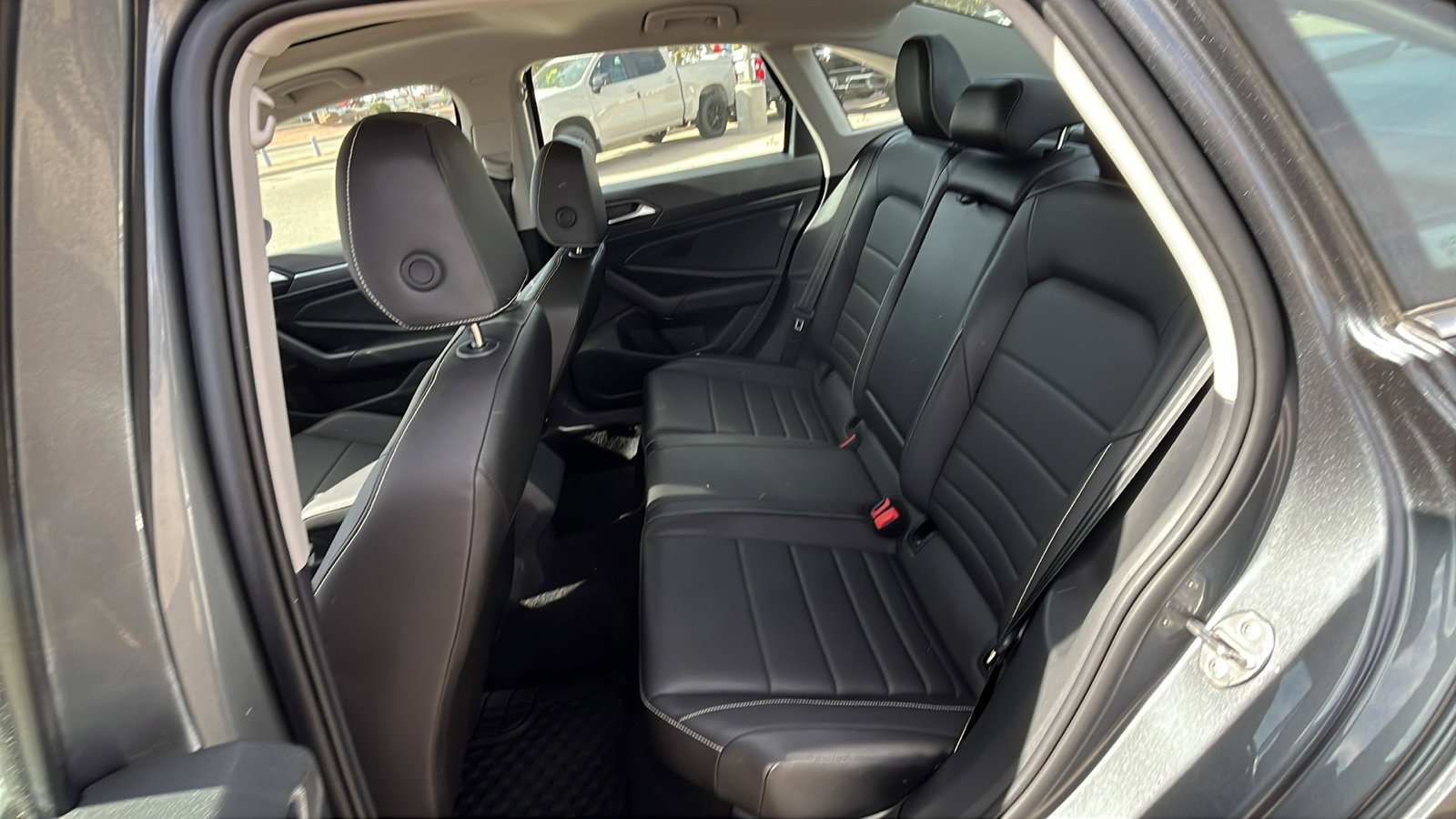 Used 2024 Volkswagen Jetta SE image 24