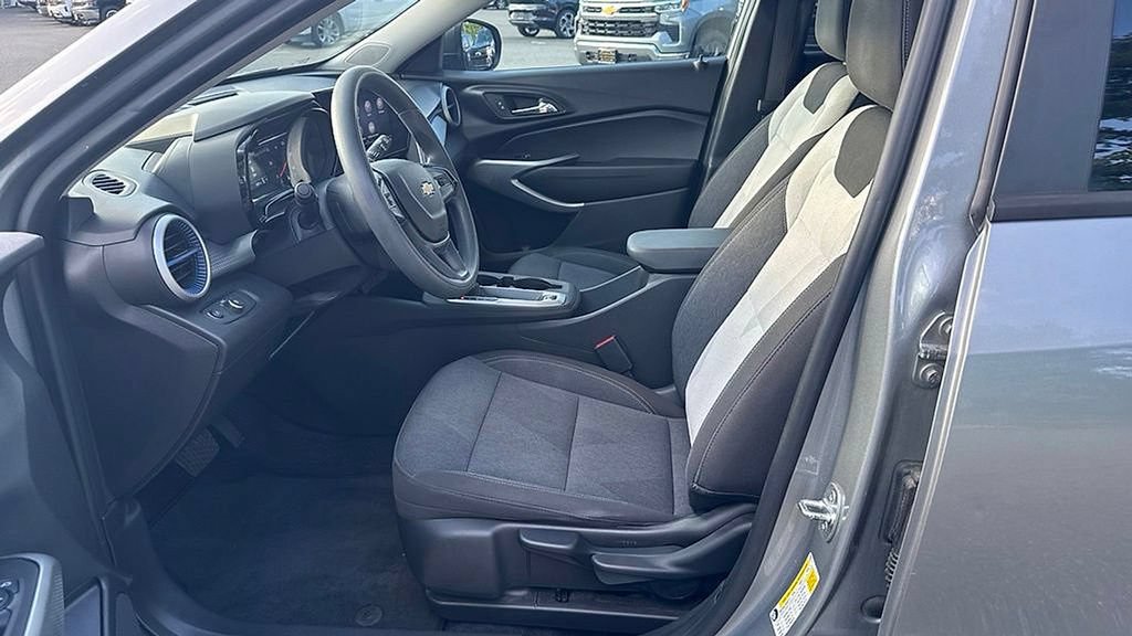 Certified 2024 Chevrolet Trax LS FWD image 11