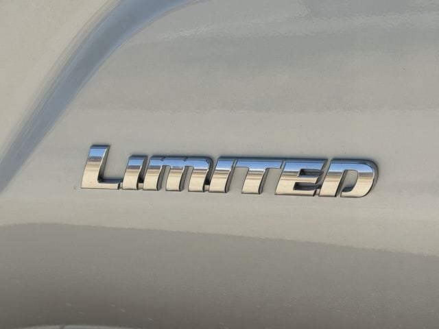 Used 2026 Toyota 4Runner Limited AWD/4WD image 8