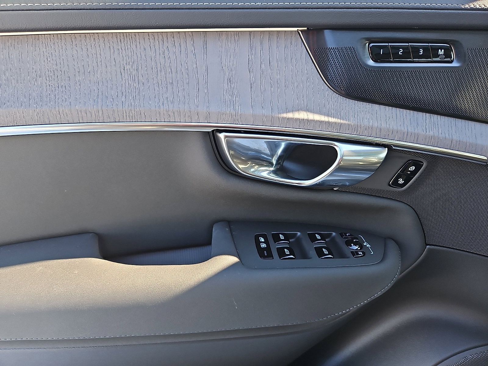 New 2026 Volvo XC90 T8 Ultra w/ Protection Package Premier image 10