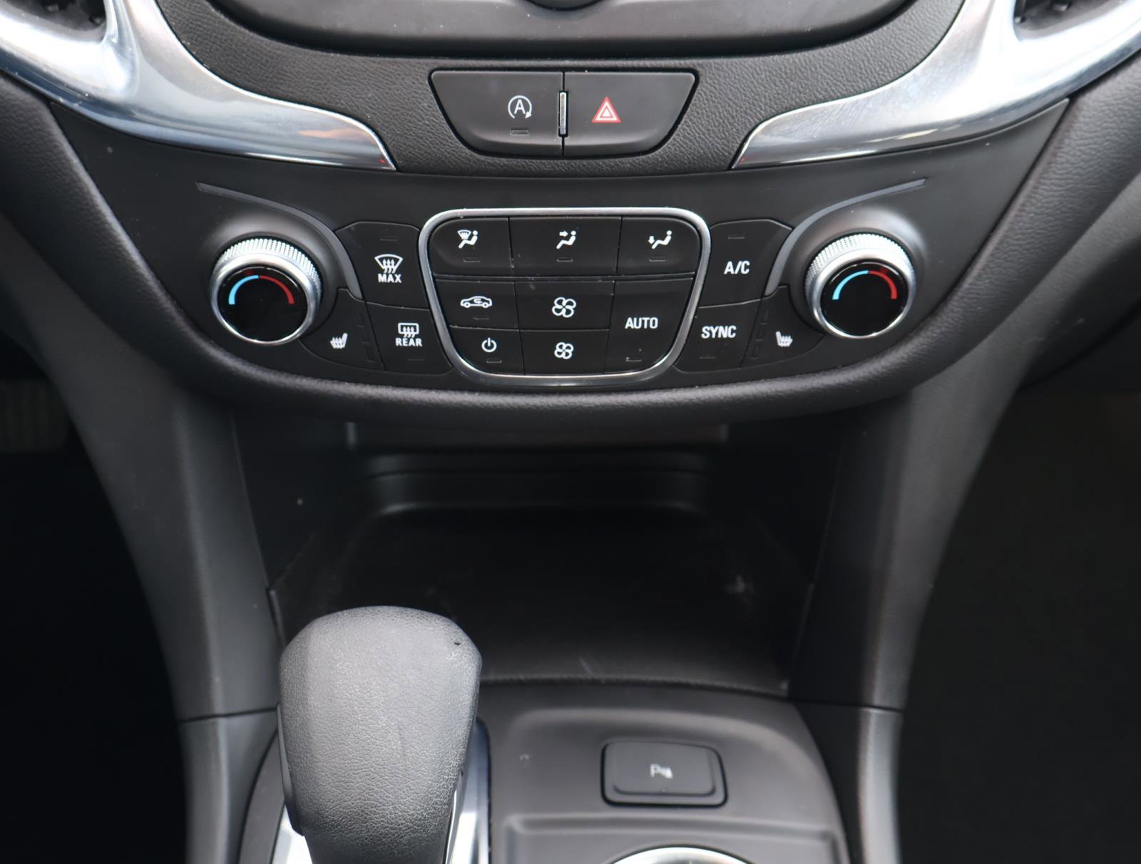 Used 2023 Chevrolet Equinox LT FWD image 26