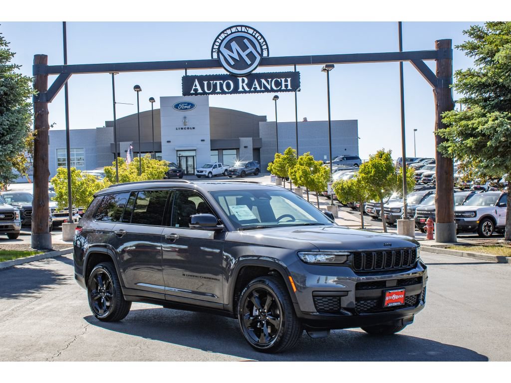 Used 2023 Jeep Grand Cherokee L Laredo