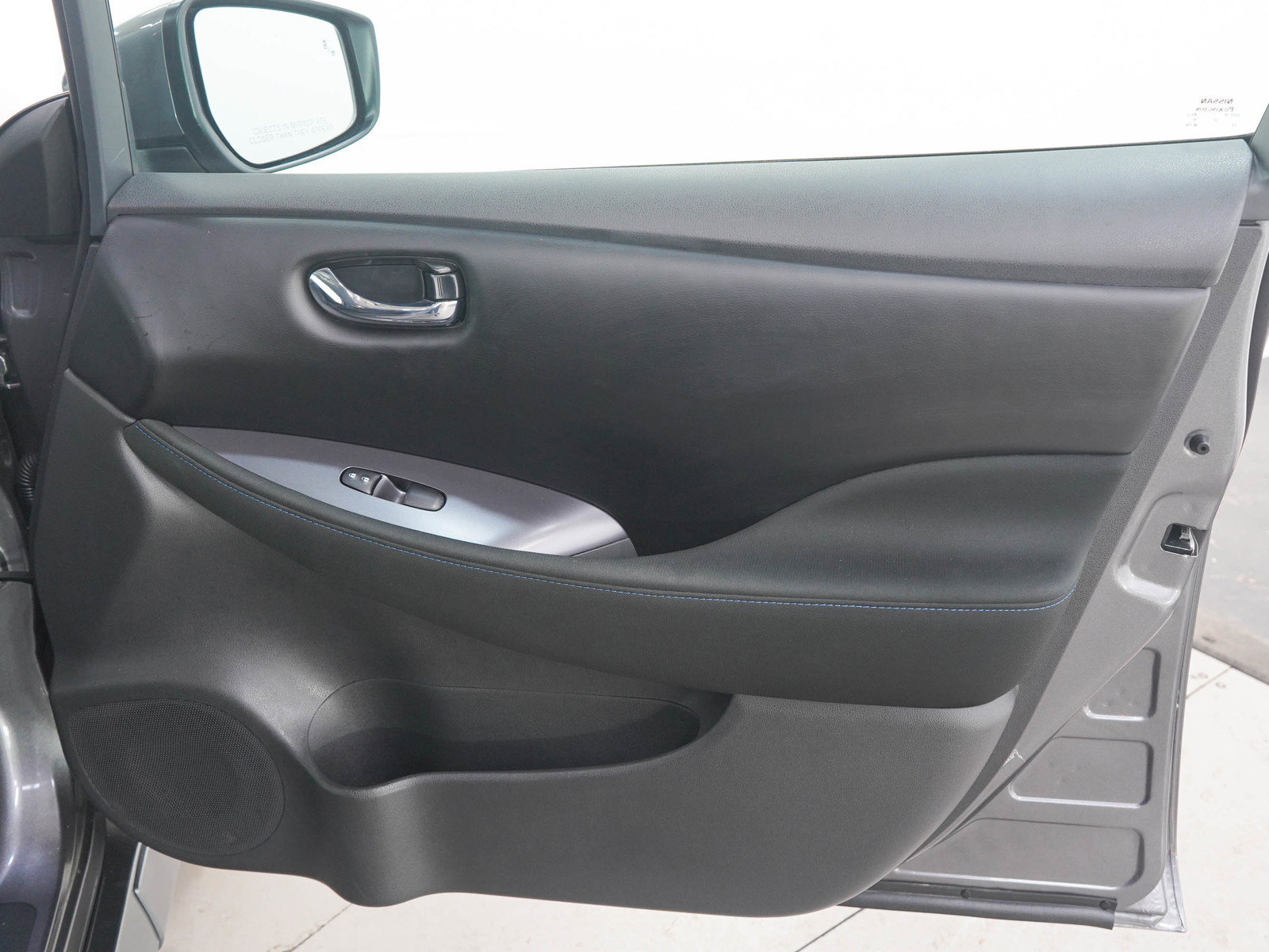 Used 2025 Nissan Leaf S FWD image 11