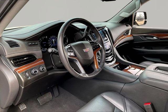 Used 2020 Cadillac Escalade Luxury image 11