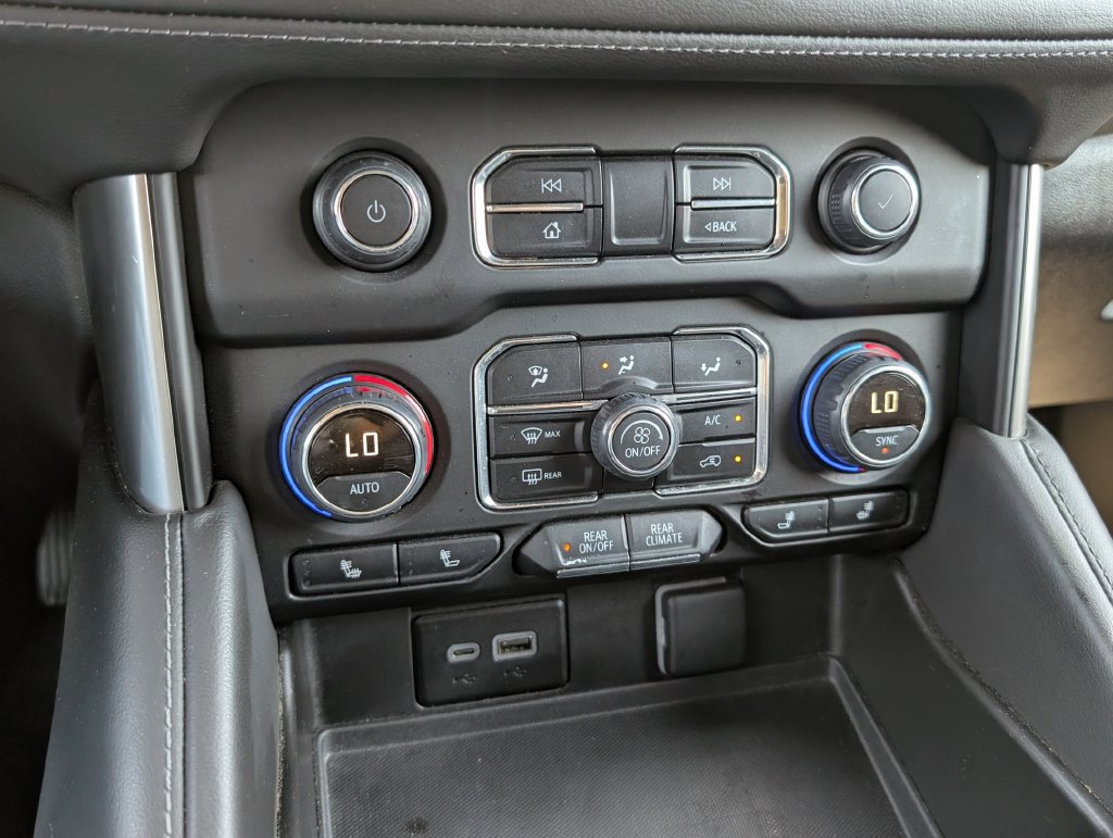 Used 2024 Chevrolet Tahoe LT AWD/4WD image 9