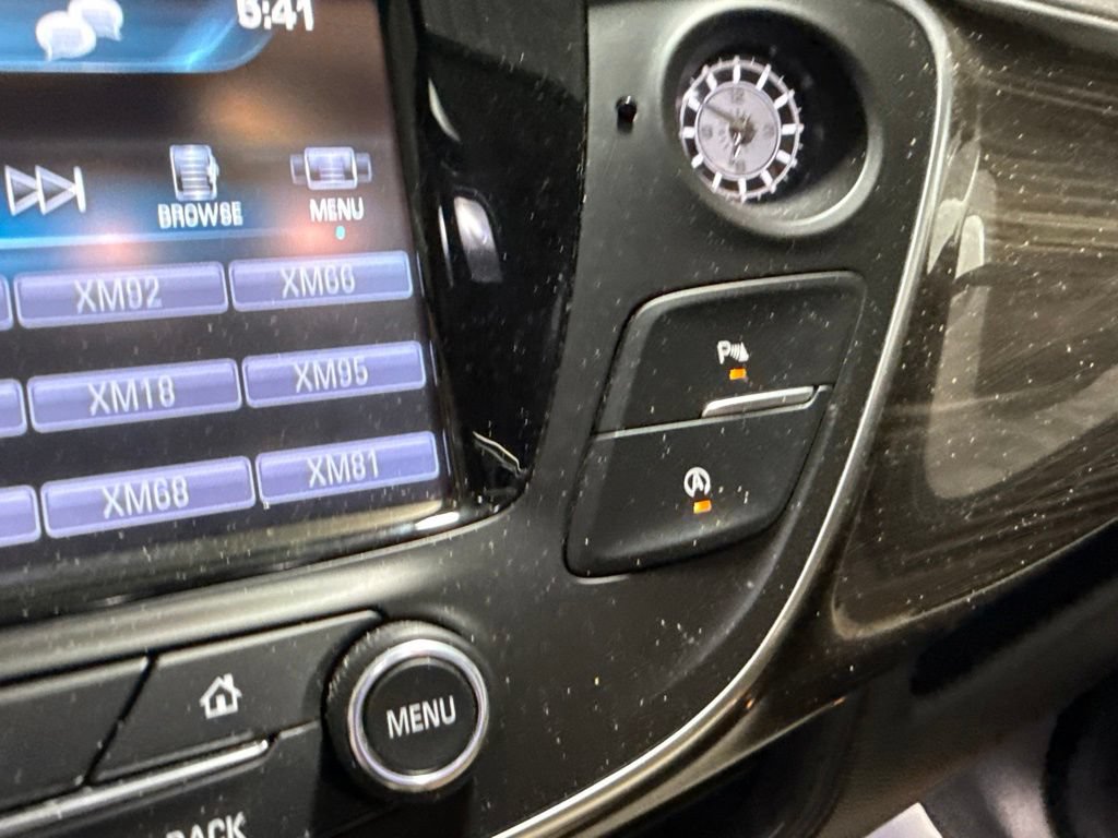 Used 2019 Buick Envision Essence w/ LPO, Road Trip Package FWD image 33