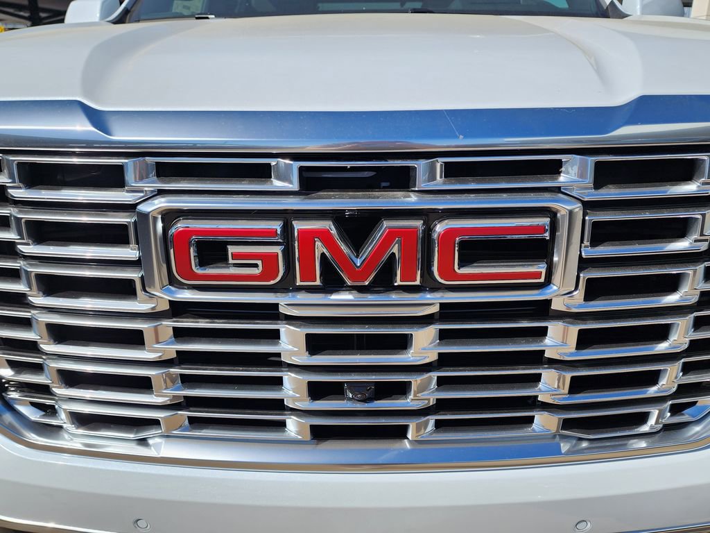 New 2026 GMC Yukon Denali image 9