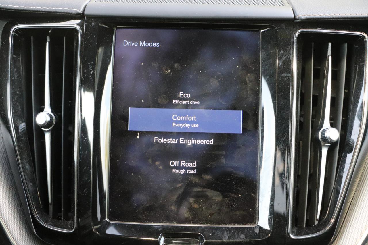 Used 2021 Volvo XC60 T5 R-Design w/ Advanced Package image 18