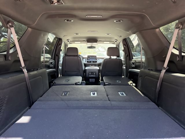 Used 2022 Chevrolet Suburban Z71 w/ Z71 Off-Road Package AWD/4WD image 21