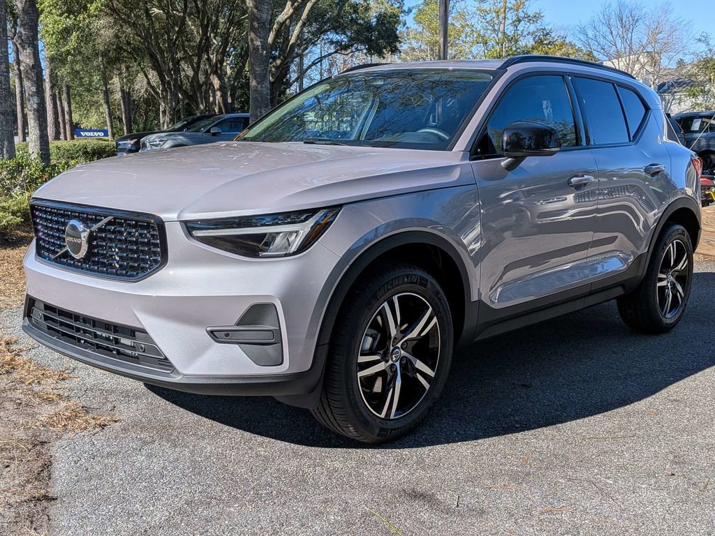 New 2026 Volvo XC40 B4 Core image 8