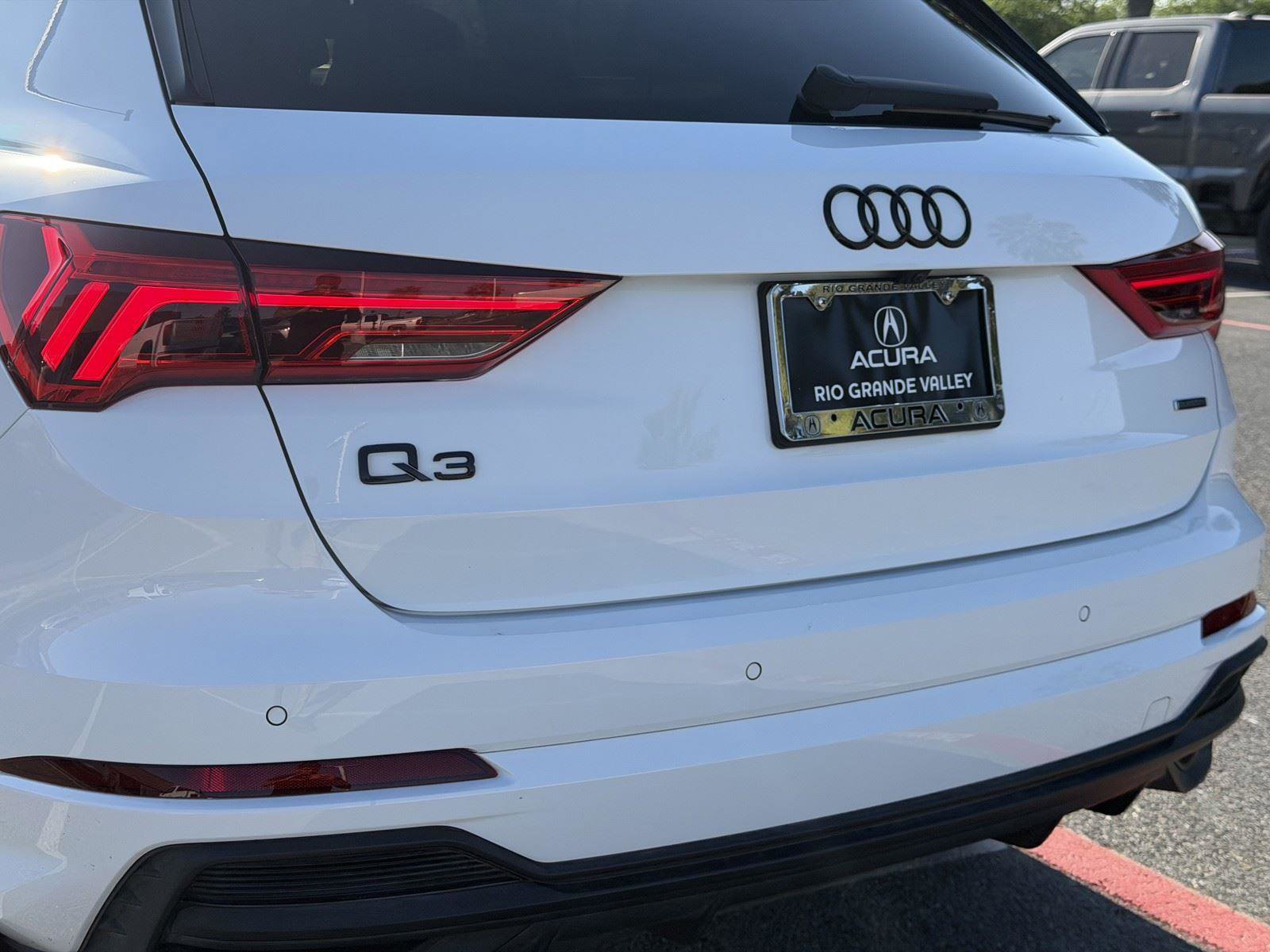 Used 2023 Audi Q3 2.0T Premium Plus w/ Premium Plus Package image 16