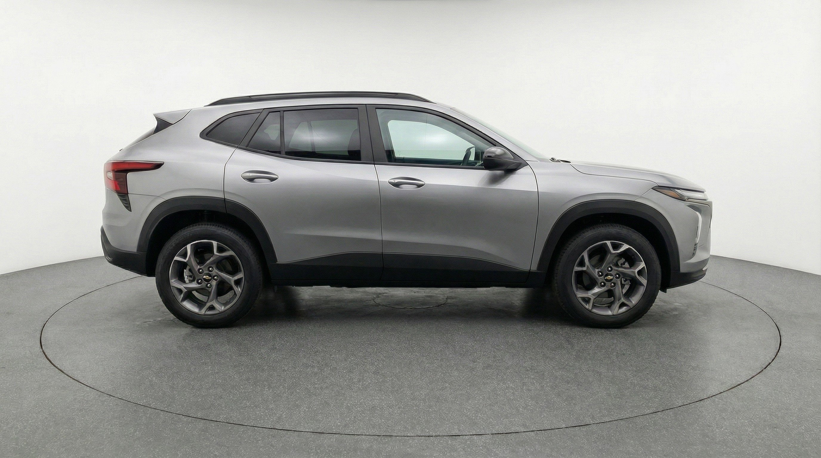 Used 2025 Chevrolet Trax LT w/ LT Convenience Package image 11