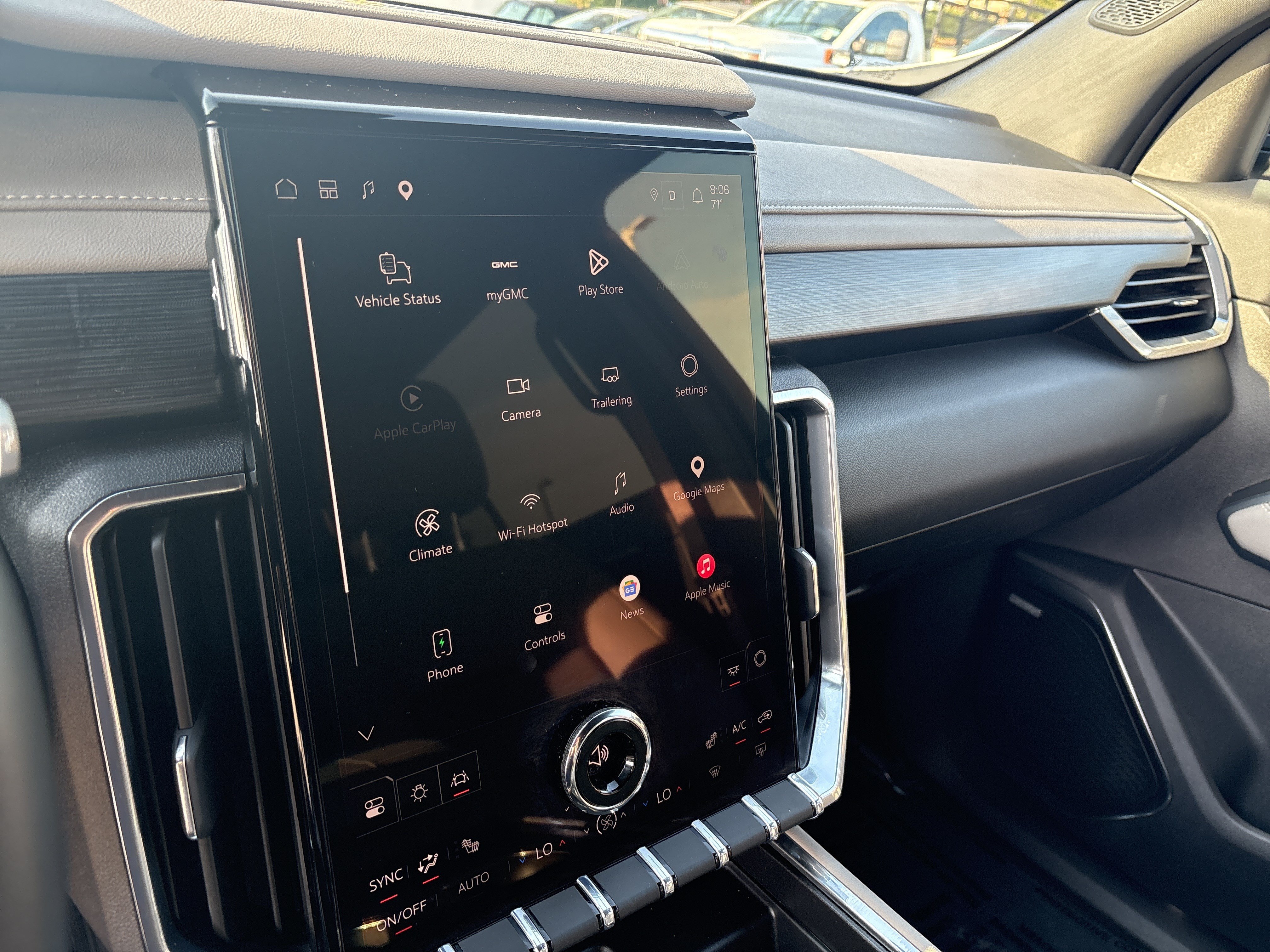 Used 2026 GMC Acadia Elevation w/ Elevation Premium Package FWD image 24
