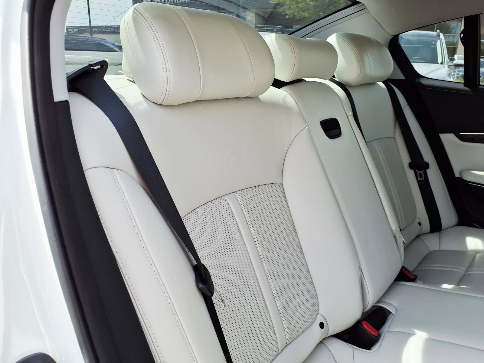 Used 2017 Kia K900 Luxury RWD image 15