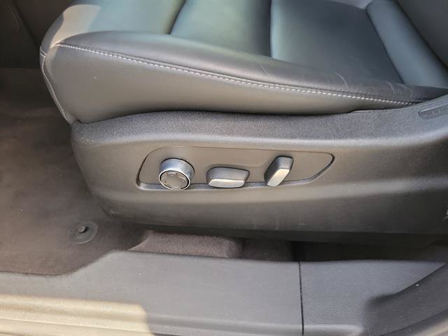 Certified 2025 Cadillac XT4 Premium Luxury FWD image 39