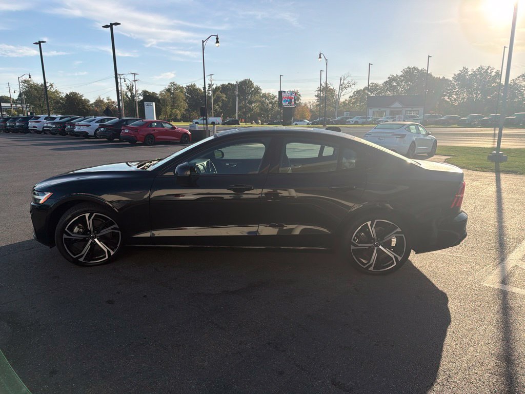 Used 2024 Volvo S60 B5 Plus w/ Climate Package AWD/4WD image 7