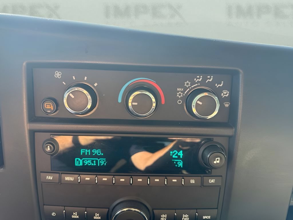 Used 2025 Chevrolet Express 3500 LT w/ LT Preferred Equipment Group RWD image 20