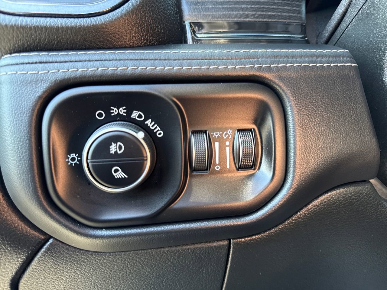 Used 2024 RAM 2500 Limited image 14