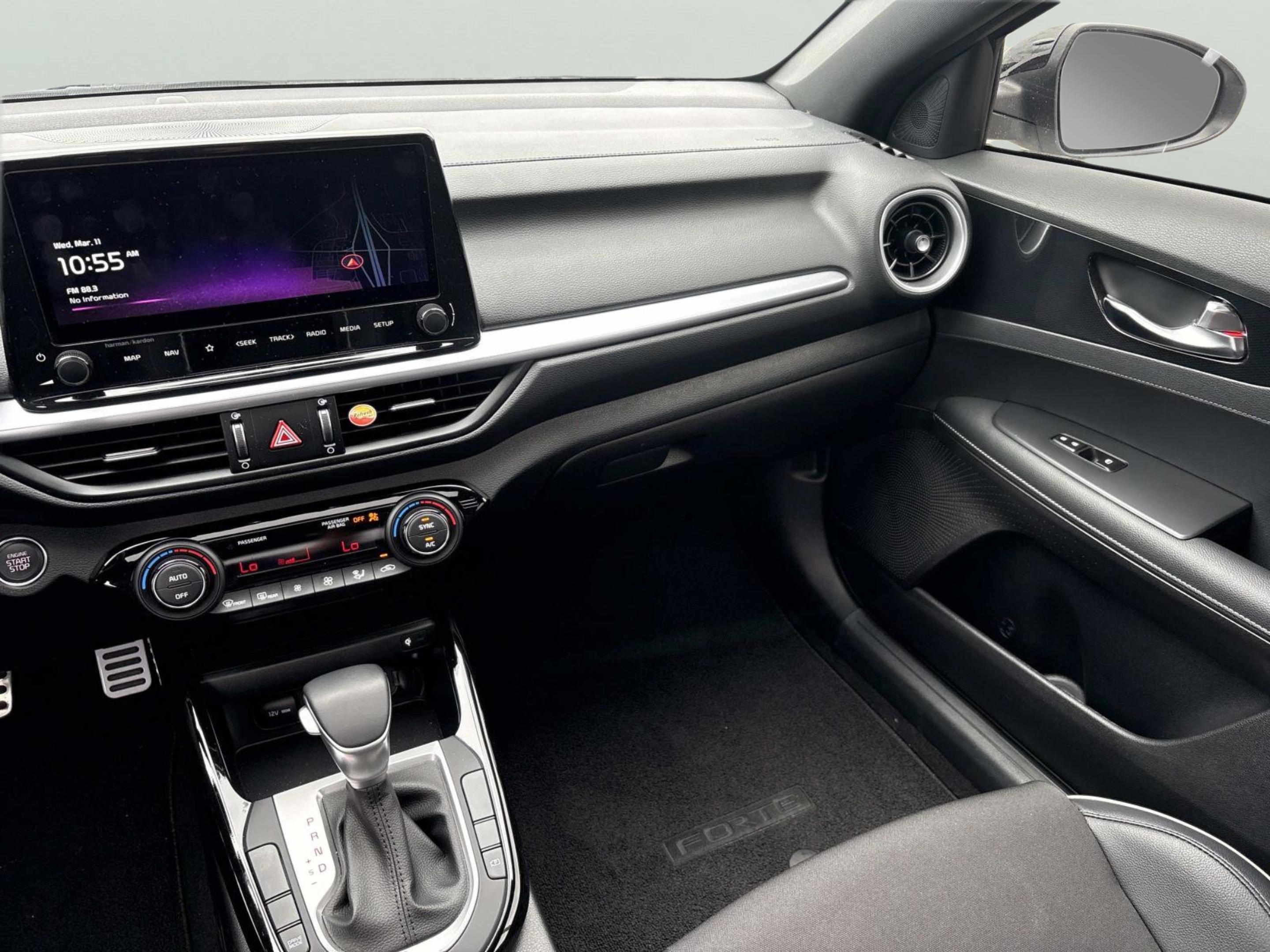 Used 2023 Kia Forte GT-Line w/ GT-Line Premium Package image 13