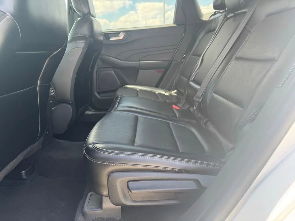Used 2024 Ford Escape Platinum AWD/4WD image 17