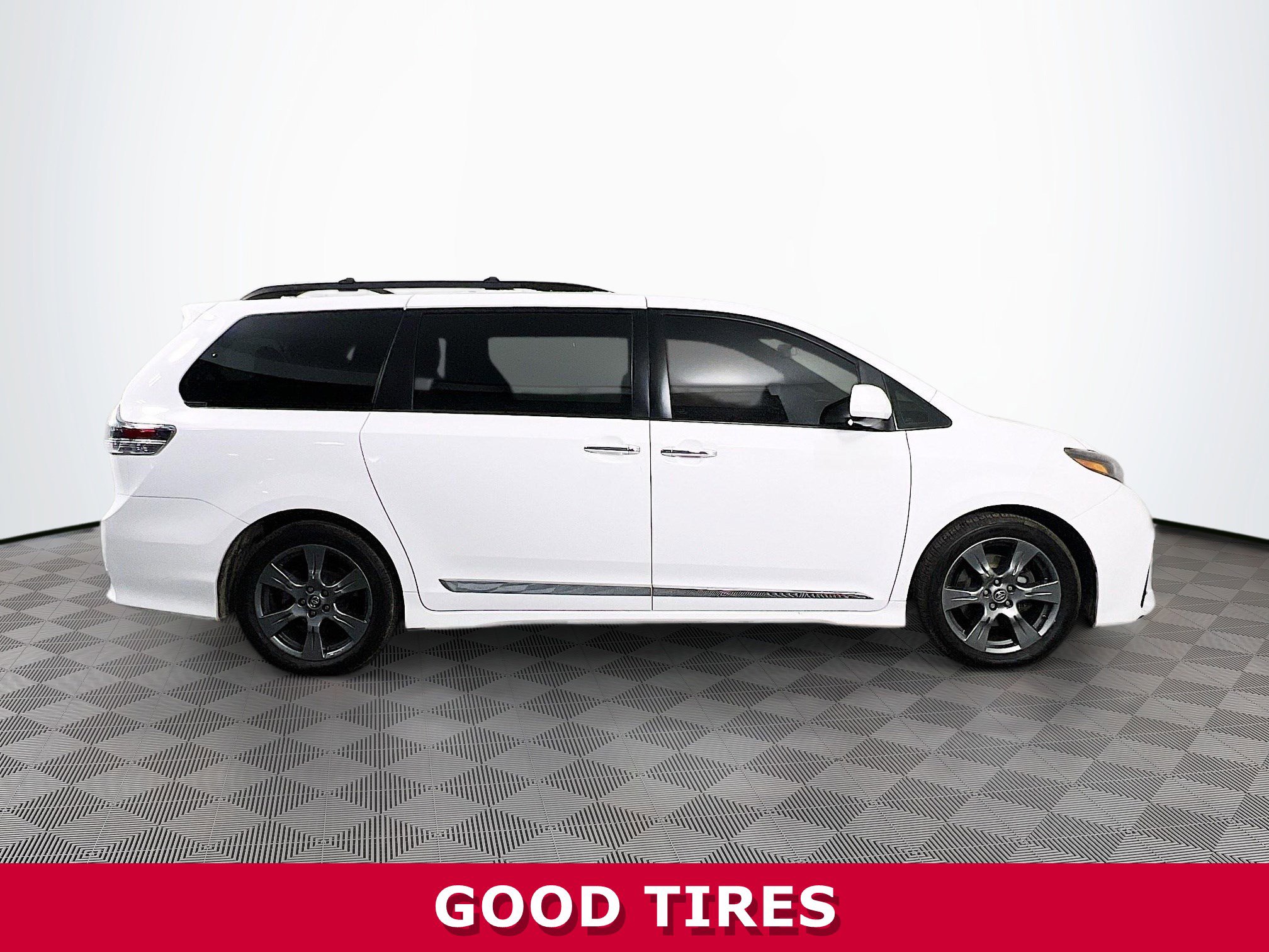 Used 2018 Toyota Sienna SE Premium image 35
