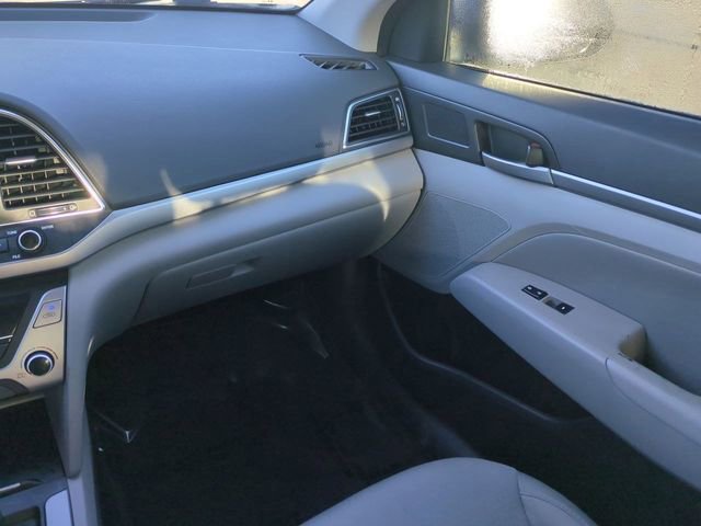 Used 2017 Hyundai Elantra SE image 16