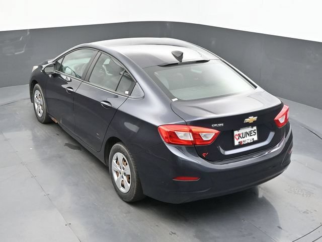 Used 2016 Chevrolet Cruze LS FWD image 38