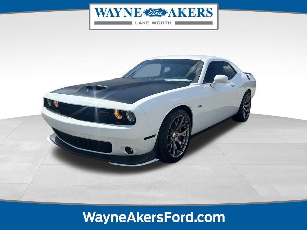 Used 2015 Dodge Challenger SRT image 1