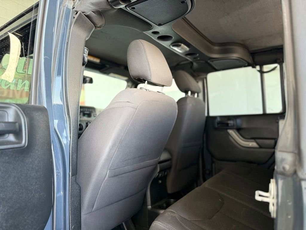 Used 2017 Jeep Wrangler Unlimited Willys image 27