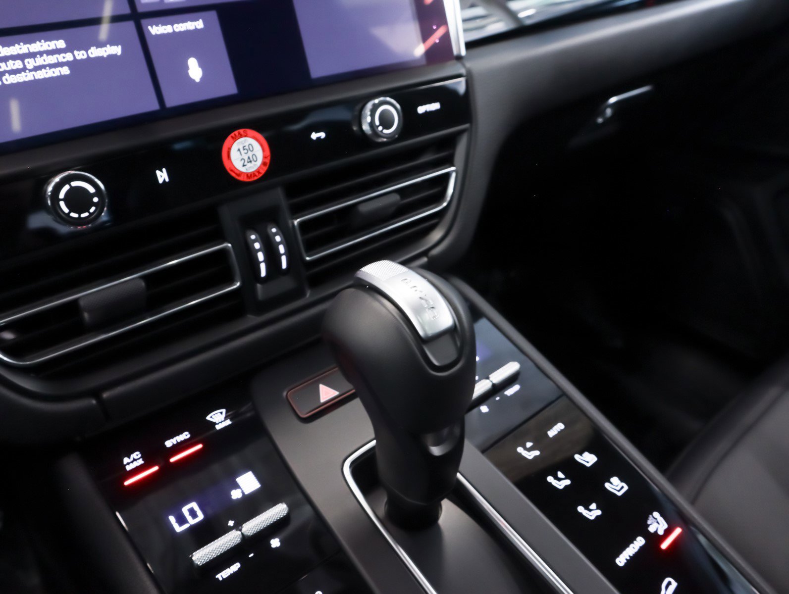 Used 2025 Porsche Macan image 20