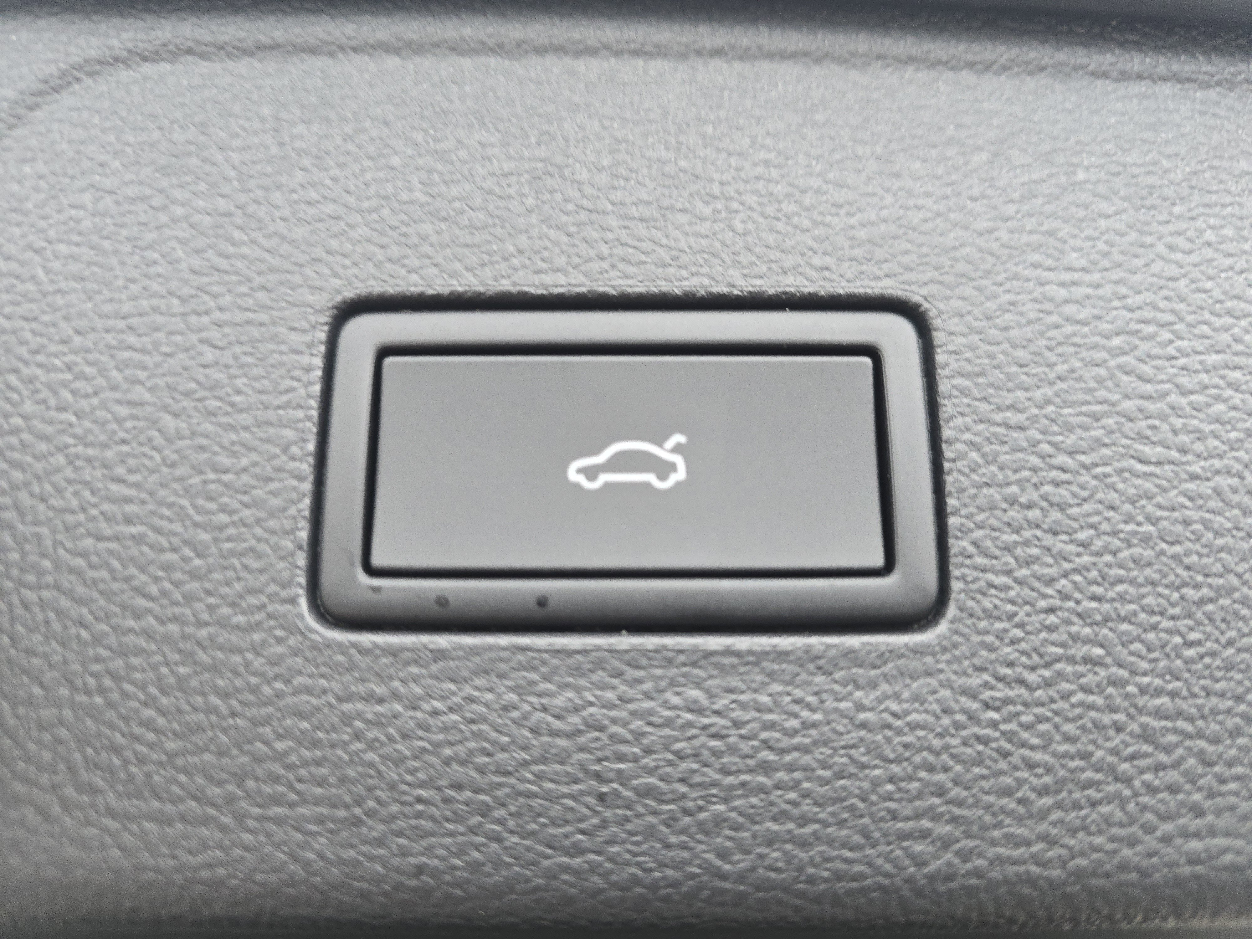 New 2026 Volkswagen Atlas SE image 16