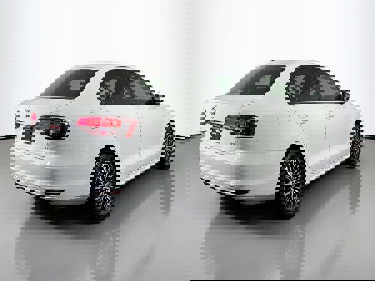 Used 2018 Volkswagen Jetta Wolfsburg Edition image 6