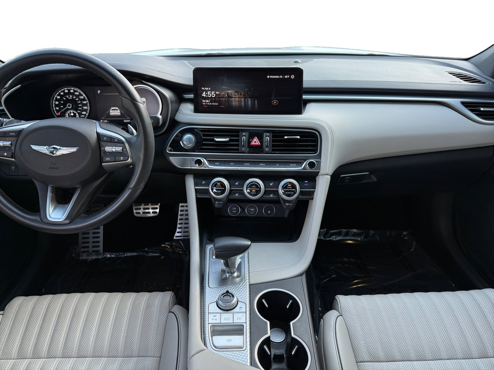 Used 2023 Genesis G70 2.0T w/ Sport Prestige Package image 10