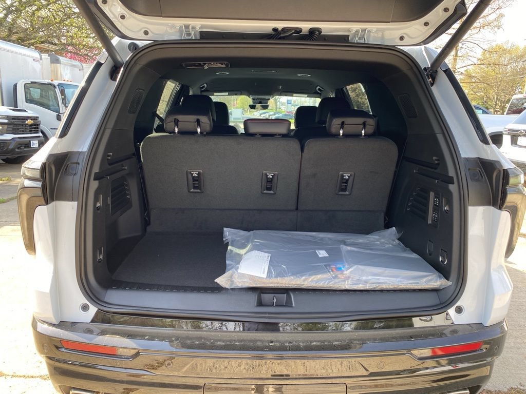 New 2026 Chevrolet Traverse RS w/ LPO, Floor Liner Package AWD/4WD image 15