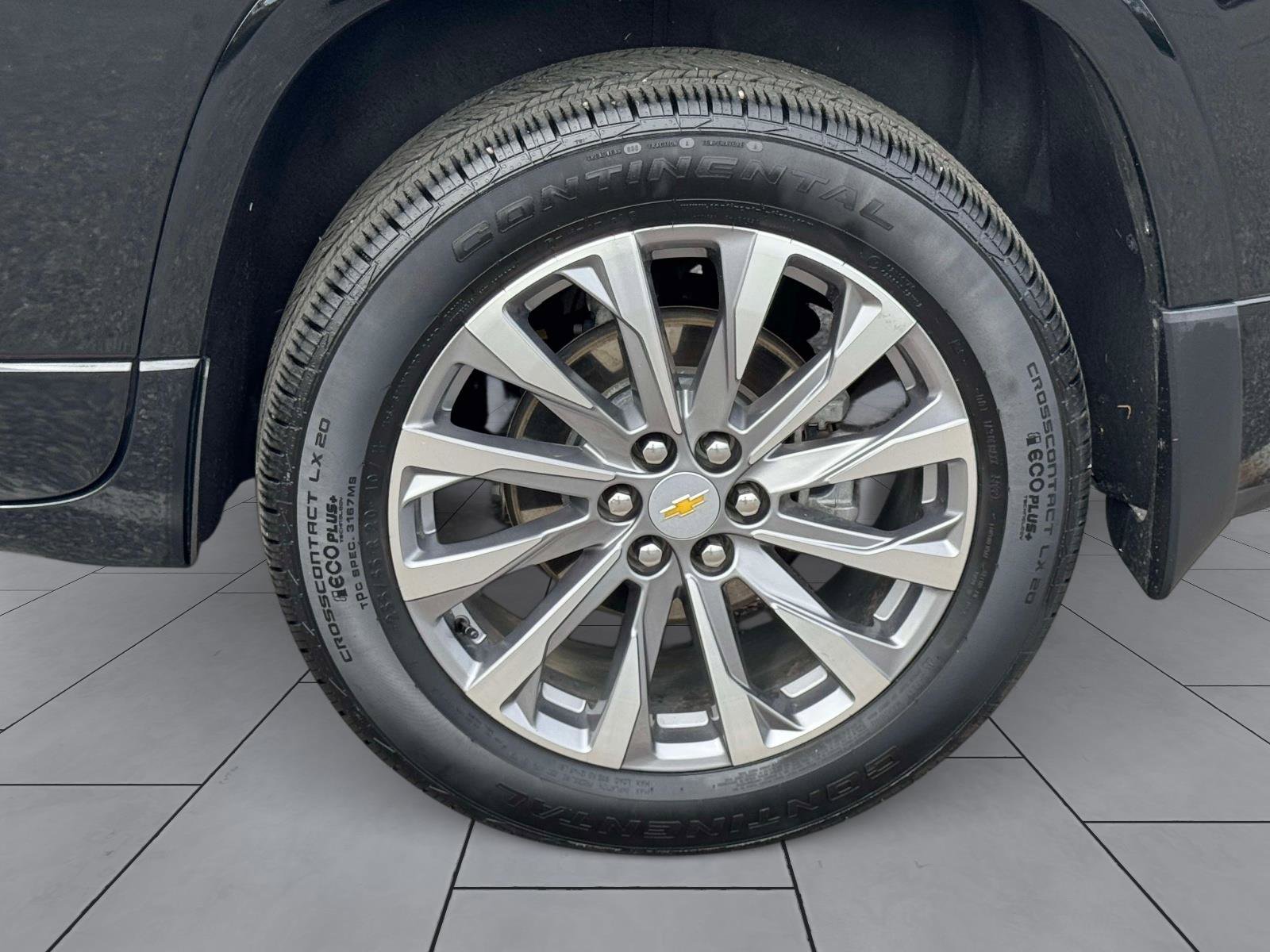 Used 2023 Chevrolet Traverse Premier image 9