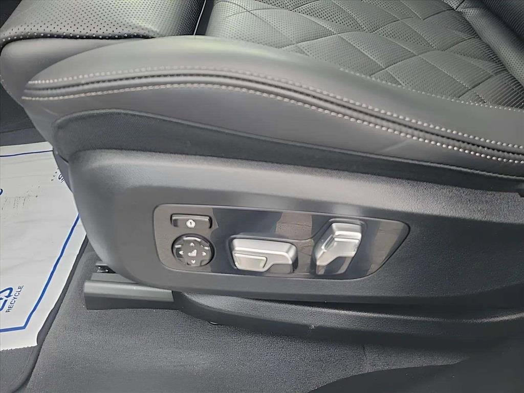 Used 2025 BMW X5 xDrive40i w/ Climate Comfort Package AWD/4WD image 16