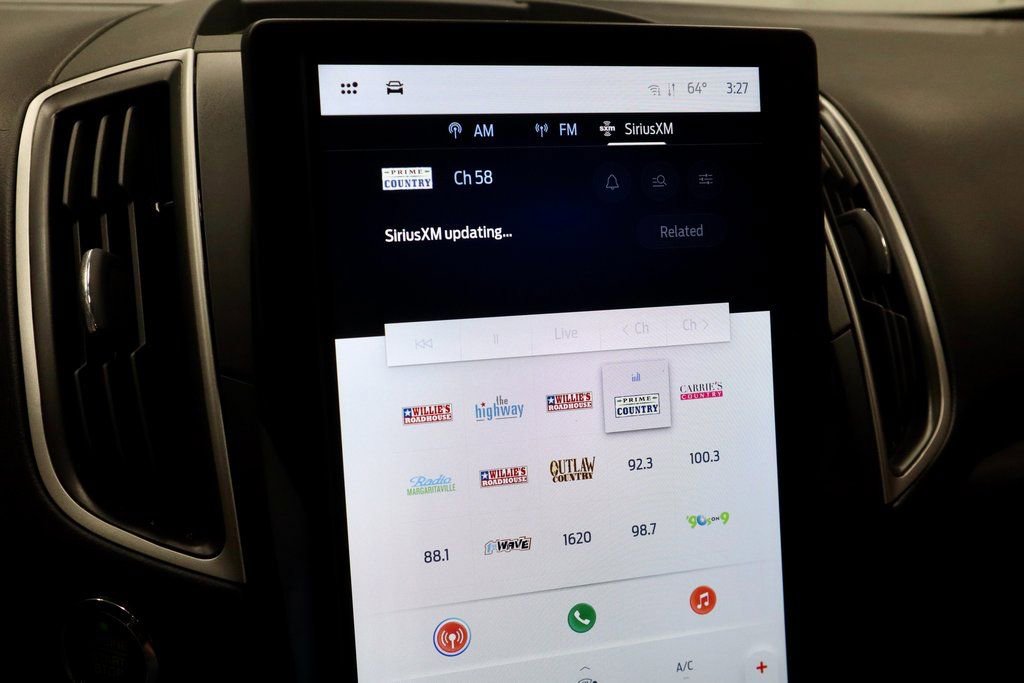 Certified 2023 Ford Edge SE image 3