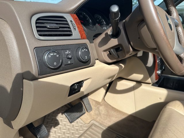 Used 2014 Chevrolet Silverado 2500 LTZ w/ LTZ Plus Package image 66