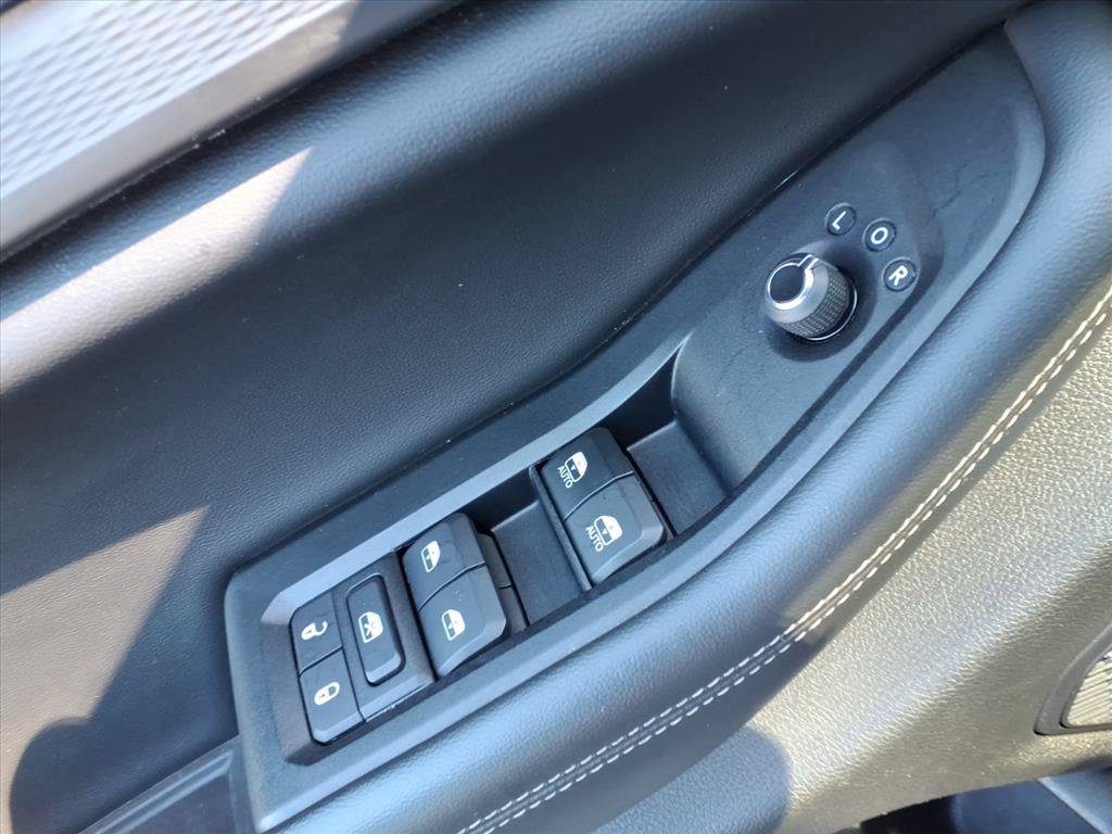 Used 2024 Jeep Grand Cherokee L Laredo AWD/4WD image 16