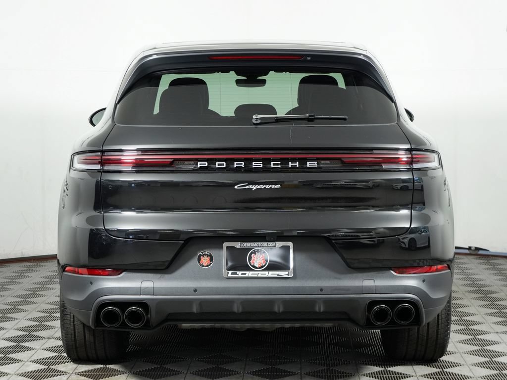 Certified 2024 Porsche Cayenne AWD/4WD image 6