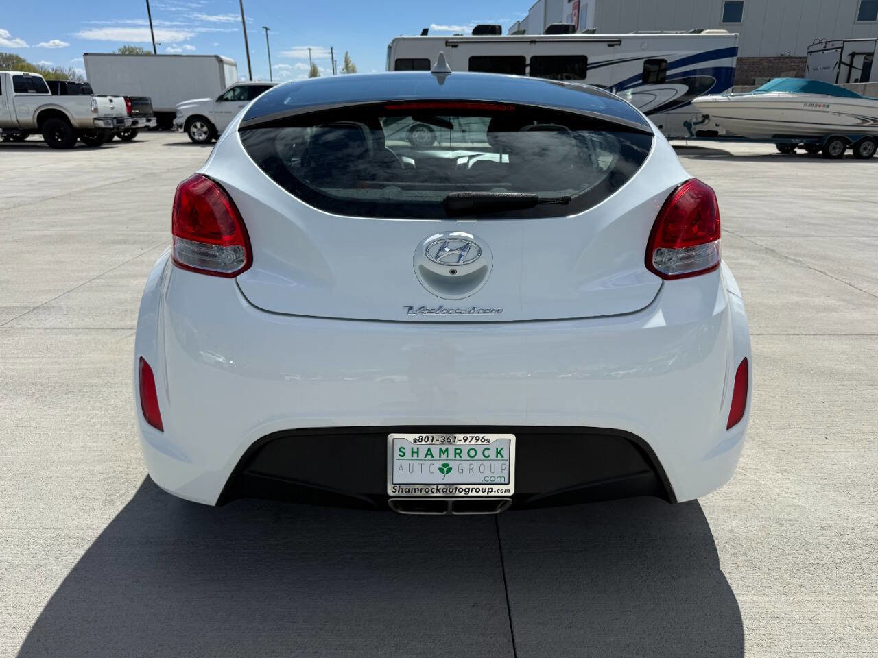 Used 2016 Hyundai Veloster image 4