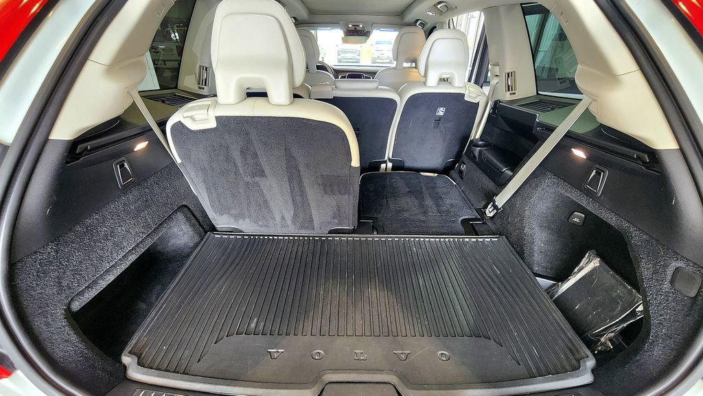 Used 2021 Volvo XC90 T5 Momentum w/ Climate Package AWD/4WD image 11