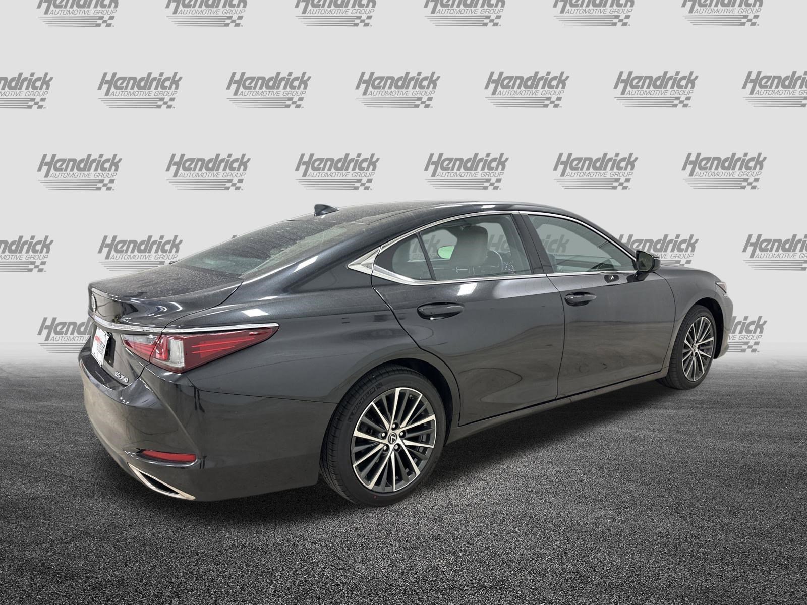 Used 2023 Lexus ES 350 w/ Premium Package FWD image 10
