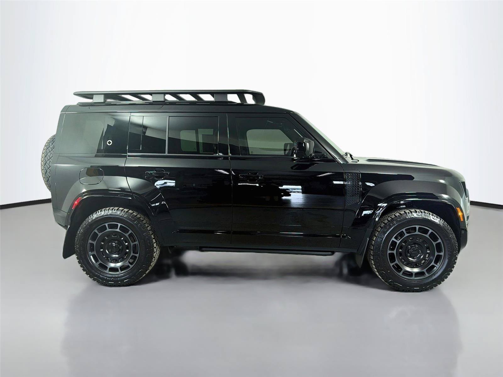 New 2026 Land Rover Defender 110 OCTA AWD/4WD image 4