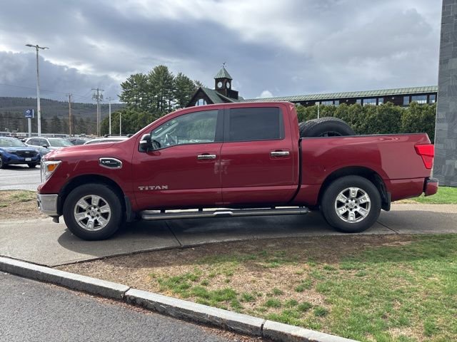 Used 2017 Nissan Titan SV image 7